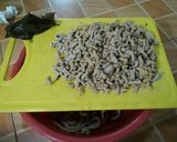 Foto langkah ke 1 dari resep Resep Mamah : Tumis Usus Rempah Istimewa.