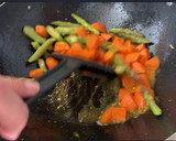 Foto del paso 3 de la receta: Noodles de arroz, pollo y verduras
