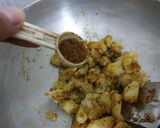 A picture of step 4 of Chatpate Samose aloo😋.