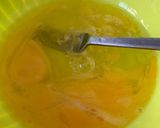 Foto del passaggio 3 della ricetta Frittata di fiori di zucca, dalla corolla al gambo