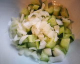 Foto del paso 2 de la receta: Ensalada de la huerta con rabanitos rosa