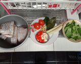 Foto langkah ke 1 dari resep Sop ikan gurame ala tamy.