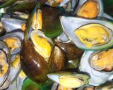 Foto langkah ke 3 dari resep Kerang hijau Saus Padang.