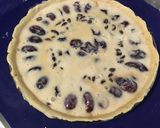Une image de l'étape 13 de Tarte aux prunes et raisins à l'hibiscus.
