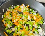 A picture of step 3 of Vegetable Maggi 🍜🍜.