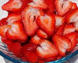 Strawberry makha রেসিপির ধাপ 1 ছবি