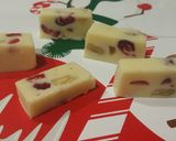 Foto del paso 5 de la receta: Turroncitos de chocolate blanco con frutos secos y fruta escarchada