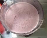 A picture of step 3 of STRAWBERRY MILKSHAKE🍓.