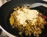 A picture of step 4 of Restaurant Style Palak Mutter.