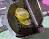 Foto langkah ke 2 dari resep Es Nanas kuah Lemon.