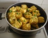 A picture of step 5 of Vati dal khaman.