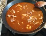Foto del paso 3 de la receta: Arroz con calamares y alubias