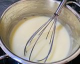 Erdei gyümölcsös-vaníliapudingos piskóta recept fázis 1 fotója