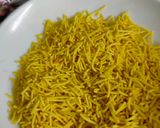 A picture of step 2 of Masala Bhel.
