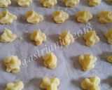 Foto langkah ke 3 dari resep Sus Kering Keju.