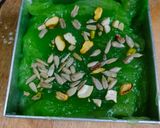 A picture of step 4 of Bombay karachi halwa.