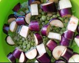 A picture of step 1 of Fresh Tuver And Brinjal Subji.