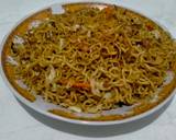 Foto langkah ke 3 dari resep Mie goreng bumbu bamboe.