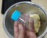 Foto langkah ke 4 dari resep Kue Kecipir / kue akar kelapa Tanpa cetakan.