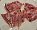 Foto del paso 2 de la receta Jamoncitos de pollo guisados con boniato y tomate
