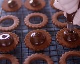 A picture of step 15 of Milk Chocolate Ganache Cookies.
