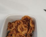 A picture of step 2 of Dehydrated banana 🍌 chips. Dusted with cinnamon.