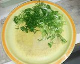 Foto langkah ke 4 dari resep Sup Jamur Dengan Sawi & Tahu [Vegetarian Safe].