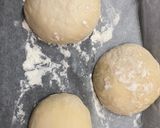 Hình bước làm 4 của món Pizza đế mỏng kiểu Florence (vị nấm)