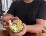 Foto del paso 3 de la receta: Huevos fritos en queso feta (receta viral Tik Tok)