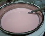 Foto langkah ke 3 dari resep Yogurt Stroberi 🍶🍓(Pakai Yogurt Maker).