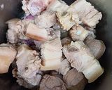 Hình bước làm 1 của món Thịt sườn thăn kho nước dừa