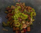 Foto langkah ke 6 dari resep Tumis Pare Tempe.