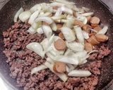 Foto langkah ke 1 dari resep Nasi Daging Sapi Sosis Rice Cooker.