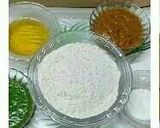 A picture of step 1 of Mat paratha.