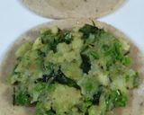 A picture of step 5 of Matar stuff paratha.