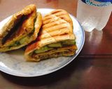Hình bước làm 2 của món Bánh mì trứng chả cá