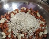 ड्राई फ्रूट्स लड्डू (dry fruits ladoo recipe in Hindi) रेसिपी चरण 2 फोटो