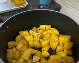 A picture of step 2 of Achari Dum Aloo.