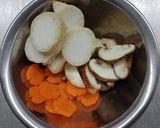 Hình bước làm 2 của món Cơm thố bào ngư