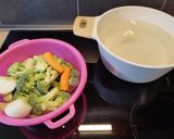 Foto del passaggio 1 della ricetta Ciambelle di pollo e broccoli 🍗🥦