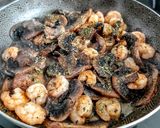 Foto del paso 1 de la receta: PORTOBELLO🍄Y🍤Camarones al Ajillo...!