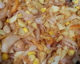 A picture of step 4 of Soupy macaroni and maggi masala.