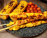 Foto del paso 2 de la receta: Cena saludable! Pincho moruno de pollo, tomatillos con orégano y mazorcas a la parrilla 🌽🌽🌽
