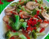 Foto langkah ke 6 dari resep Tumis Brokoli Udang.