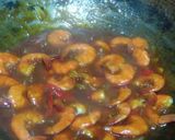 Foto langkah ke 6 dari resep Udang Saus Asam Manis.