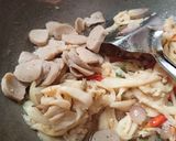 Foto langkah ke 4 dari resep Oseng jamur baso.