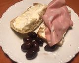 Foto del paso 3 de la receta: Mini bocata de mortadella con mahonesa