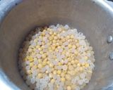 A picture of step 1 of Matar Chaat.