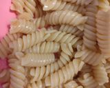 Foto del passaggio 4 della ricetta 120👩🏻‍🍳Pasta fredda con melanzane, tonno e salsa di soia