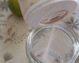 A picture of step 1 of Citrus Kewda Detox Water.